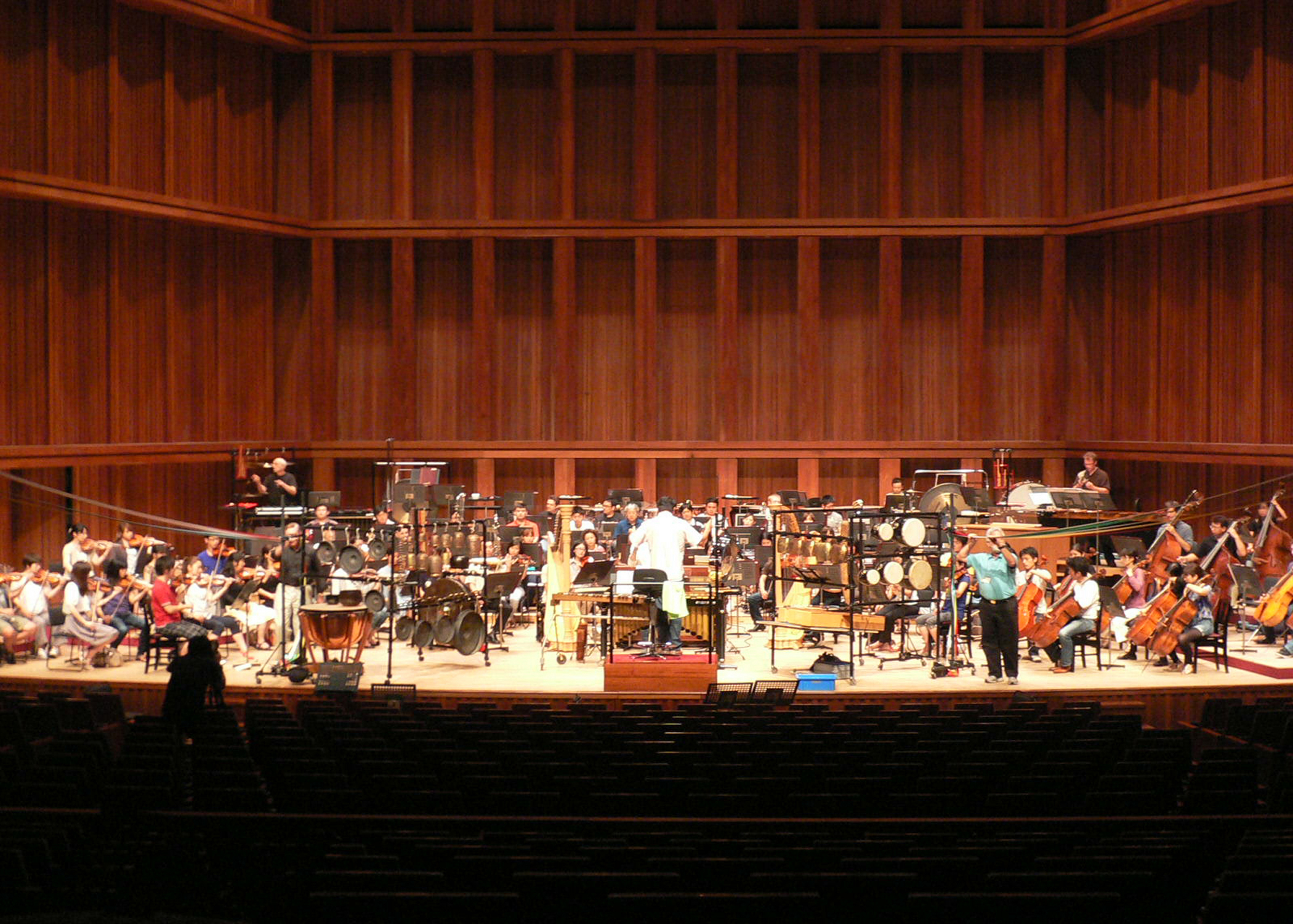 First rehearsal with the Hyogo Performing Arts Center Orchestra, conducted by Yutaka Sado on September 8, 2010