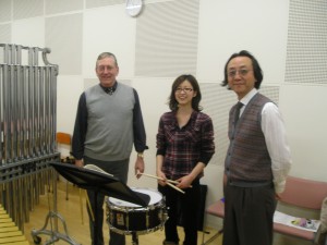 (l.-r.) Bill, NorikoTakahashi (freshman), Kazunori Meguro (Professor) discussing "Suite Ancienne" by Maurice Jarre